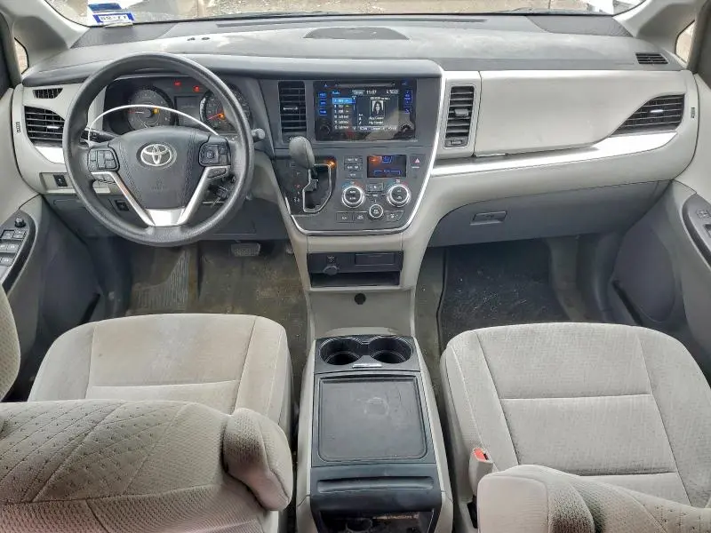 2015 TOYOTA SIENNA LE  
