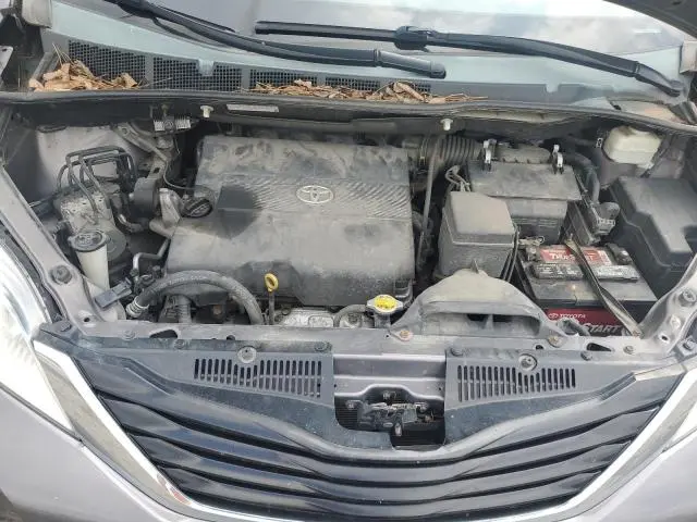 2013 TOYOTA SIENNA LE  
