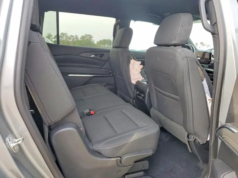 2024 CHEVROLET TRAVERSE LS  