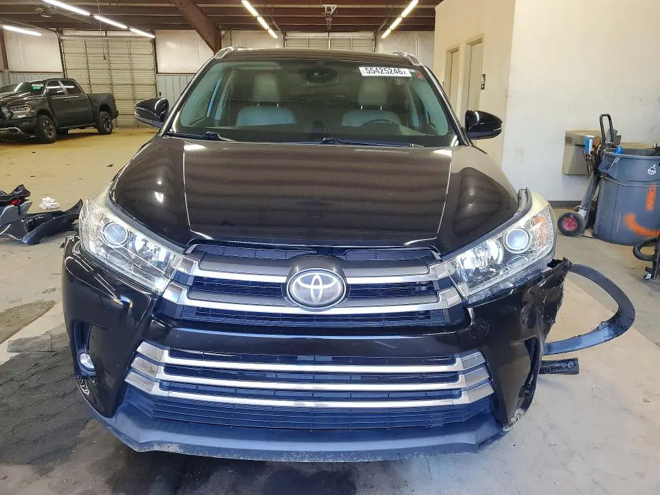 2019 TOYOTA HIGHLANDER LIMITED  