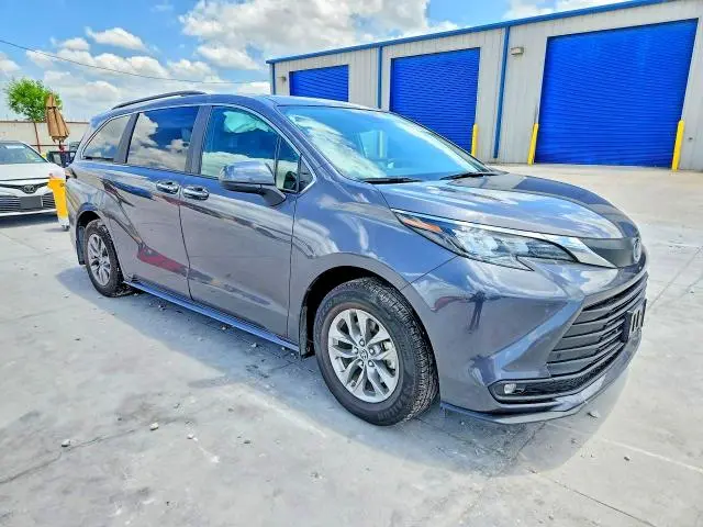 2025 TOYOTA SIENNA XLE 8-PASSENGER  