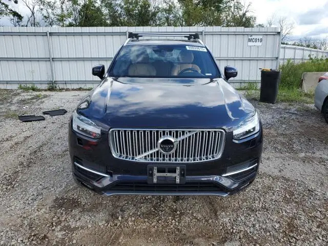 2017 VOLVO XC90 T6  