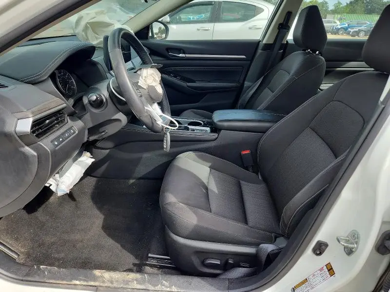2023 NISSAN ALTIMA SV  