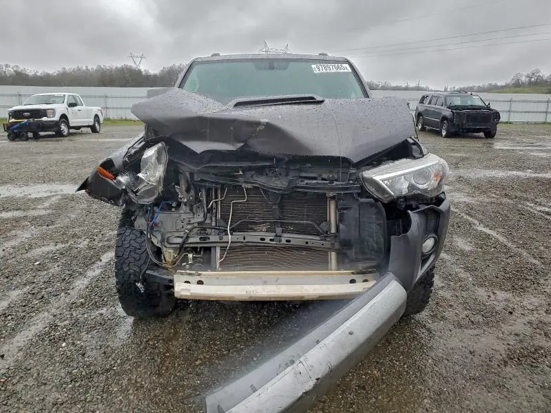 2018 TOYOTA 4RUNNER SR5/SR5 PREMIUM  