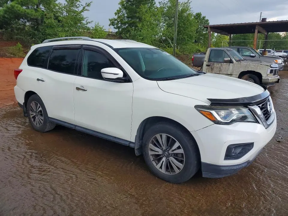 2017 NISSAN PATHFINDER SV  