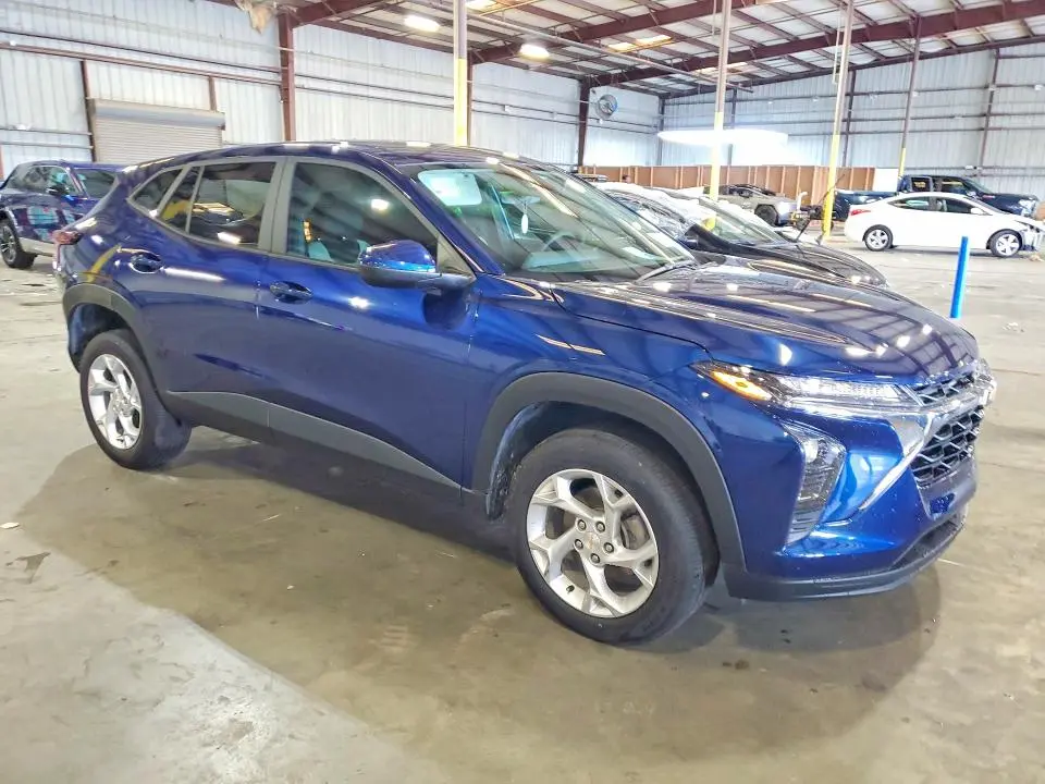 2024 CHEVROLET TRAX LS  