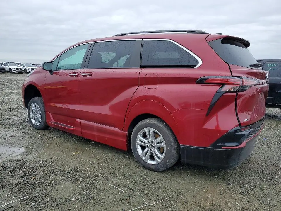 2023 TOYOTA SIENNA XSE 7-PASSENGER  