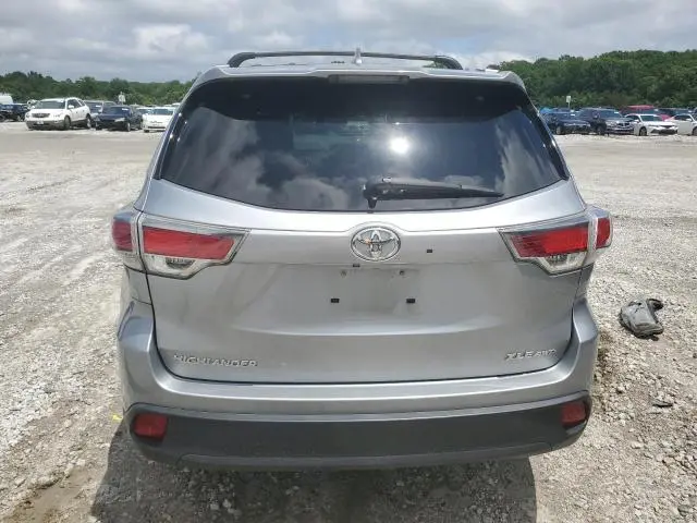 2016 TOYOTA HIGHLANDER XLE  