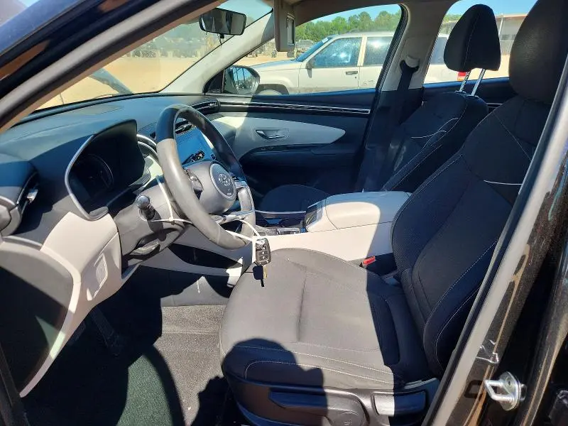 2022 HYUNDAI TUCSON SE  