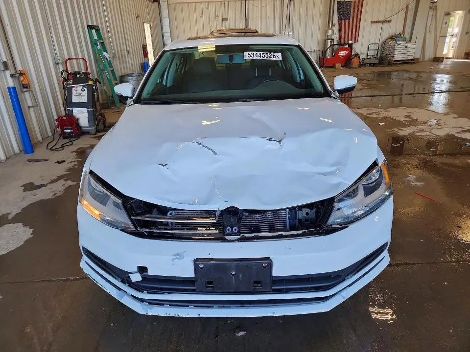 2016 VOLKSWAGEN JETTA SE  