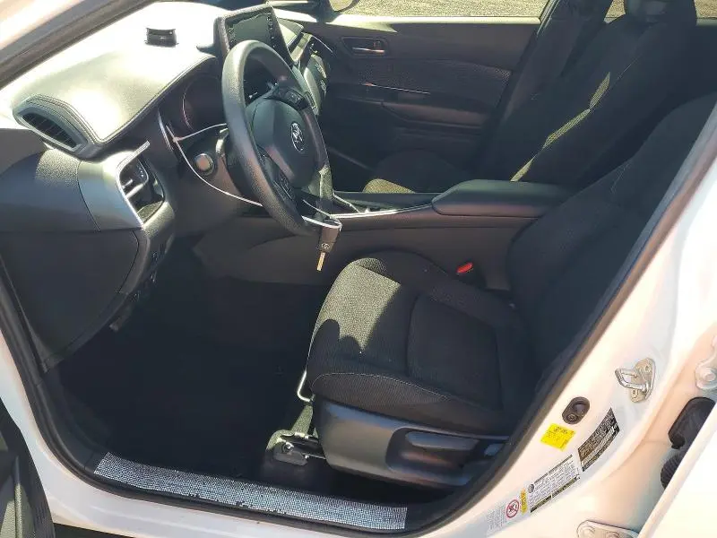 2019 TOYOTA C-HR LE  