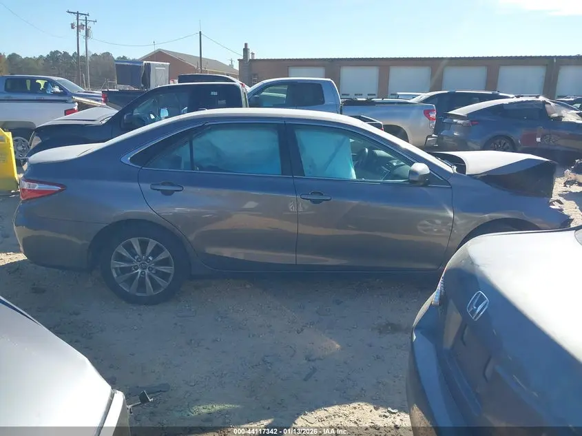 2017 TOYOTA CAMRY XLE