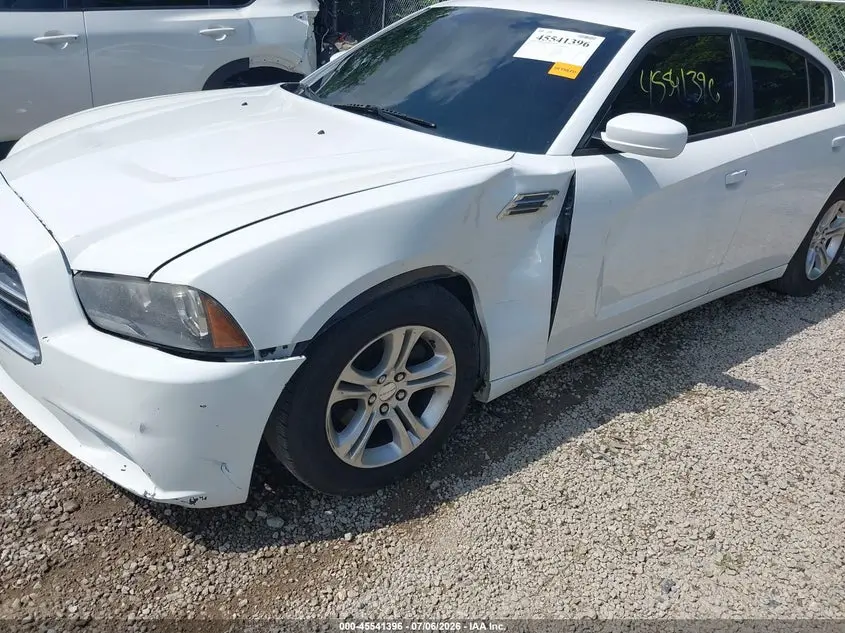 2013 DODGE CHARGER SE