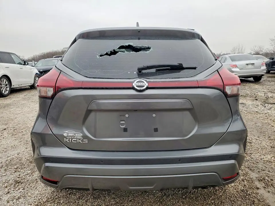 2021 NISSAN KICKS S  