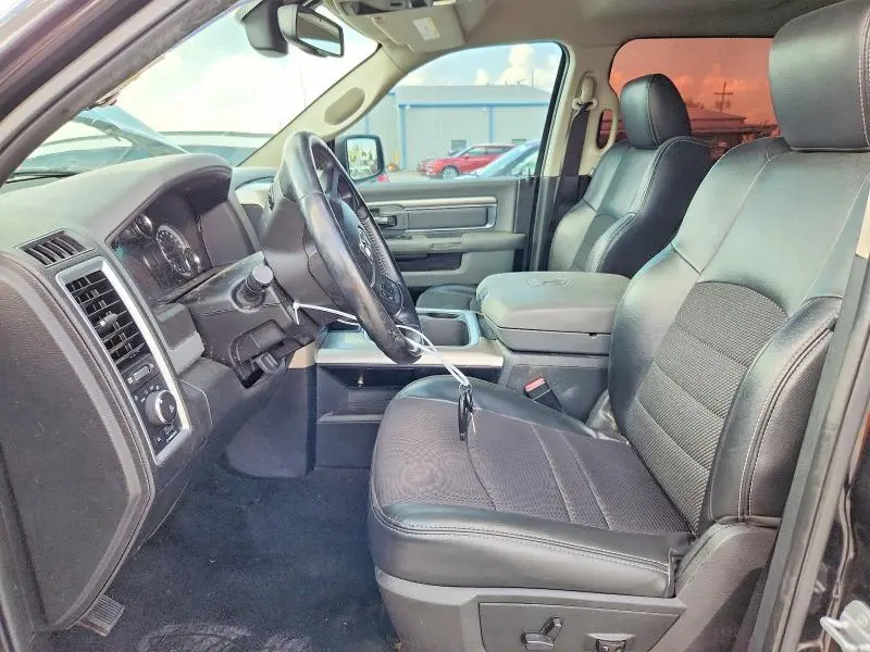 2017 RAM 1500 SLT  