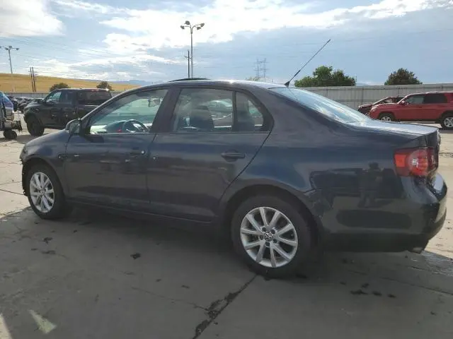 2010 VOLKSWAGEN JETTA SE  