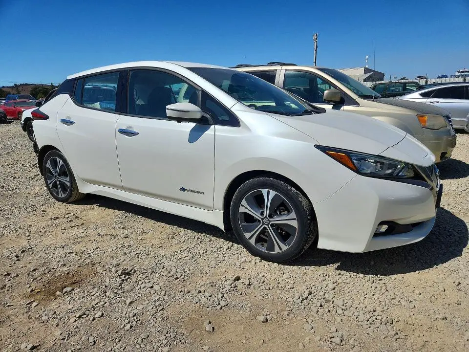 2018 NISSAN LEAF SL  