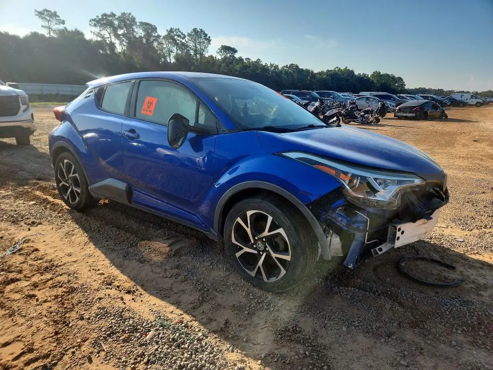 2019 TOYOTA C-HR XLE  