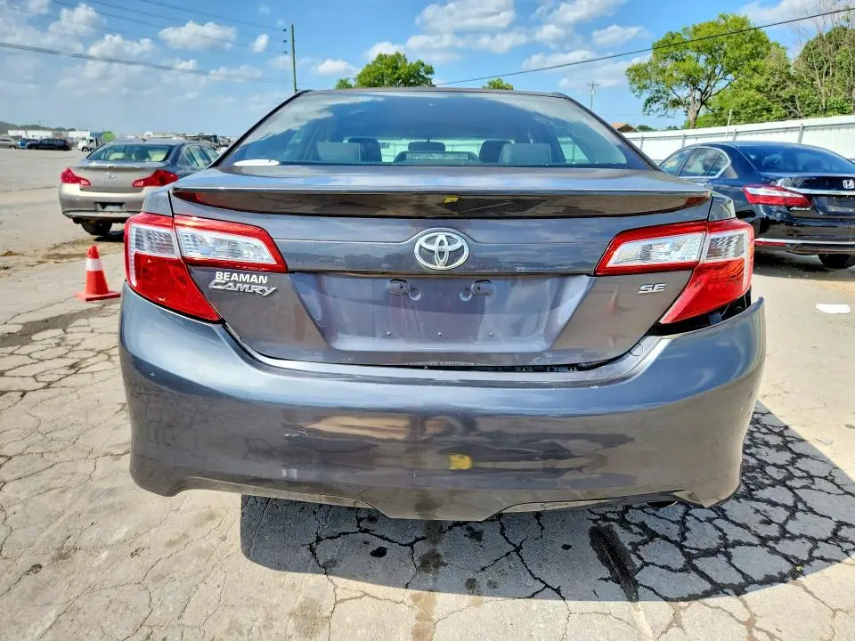 2014 TOYOTA CAMRY SE  