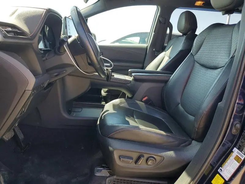 2022 TOYOTA SIENNA XSE  
