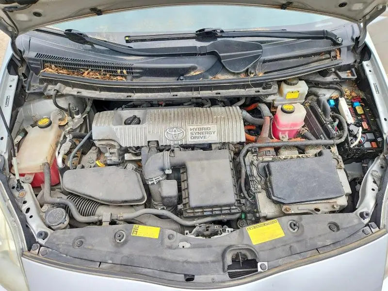 2010 TOYOTA PRIUS V  