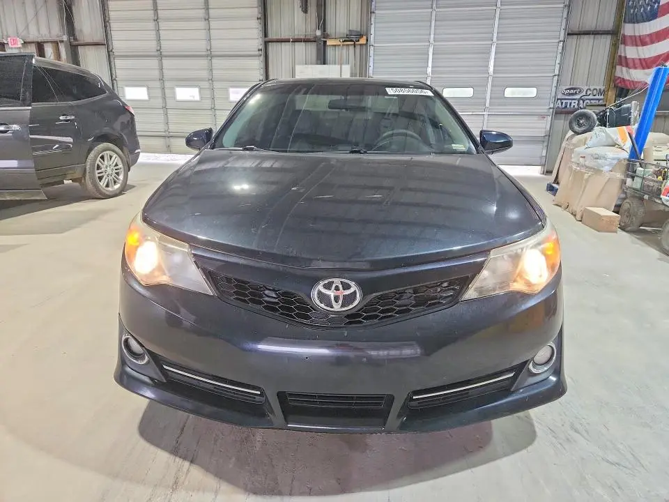 2013 TOYOTA CAMRY SE  