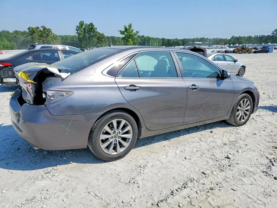 2015 TOYOTA CAMRY XLE V6  