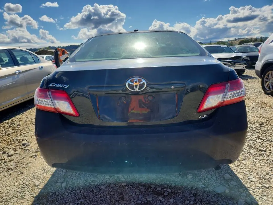 2011 TOYOTA CAMRY LE  