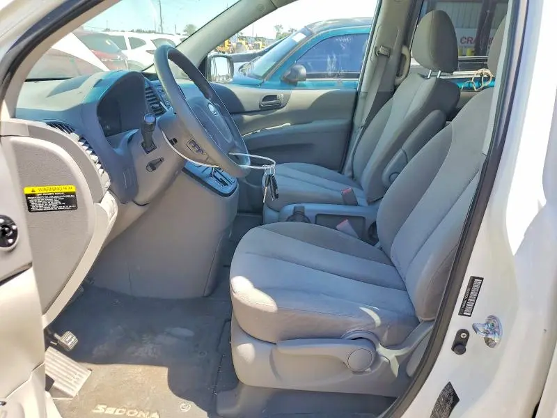 2012 KIA SEDONA LX  