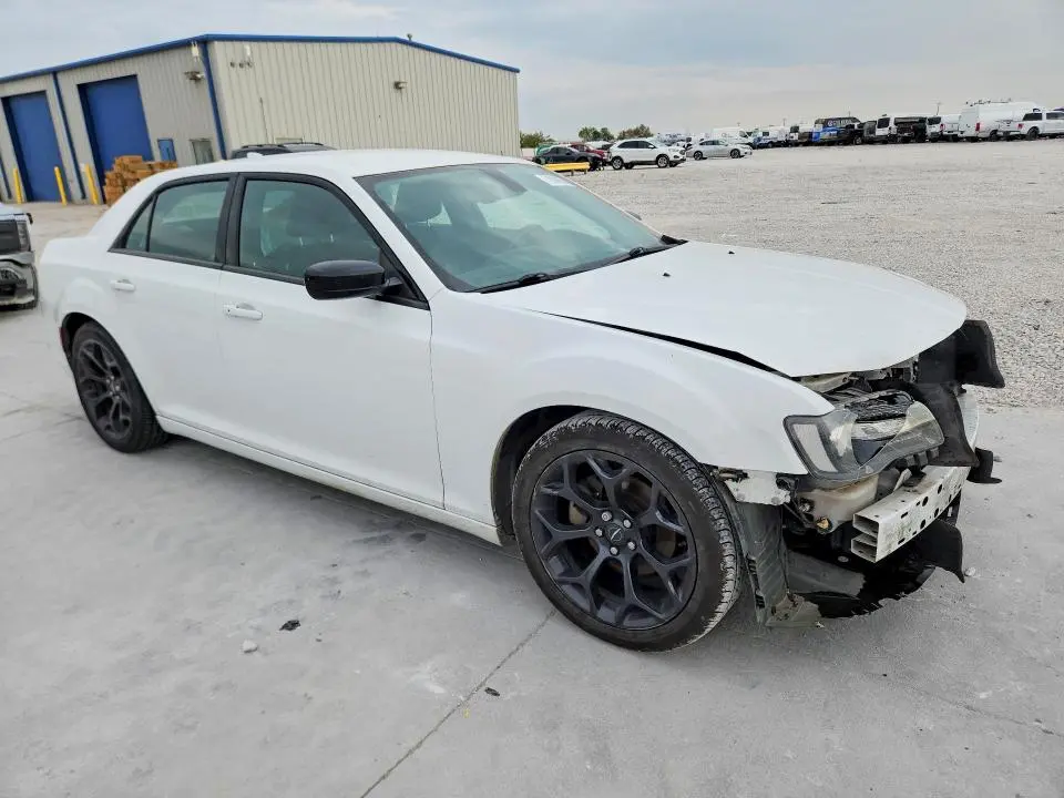 2019 CHRYSLER 300 TOURING  