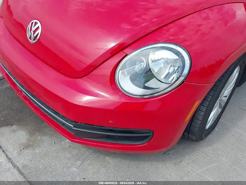 2013 VOLKSWAGEN BEETLE 2.5L/2.5L FENDER EDITION