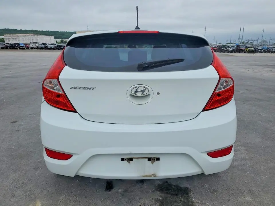 2013 HYUNDAI ACCENT SE  