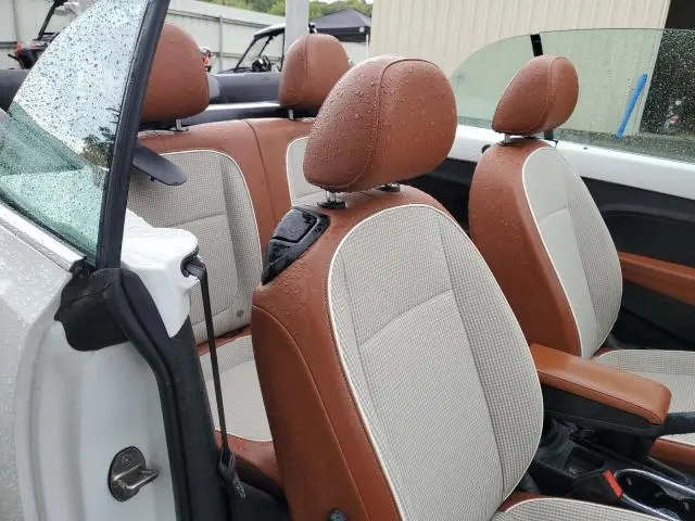 2017 VOLKSWAGEN BEETLE S/SE  