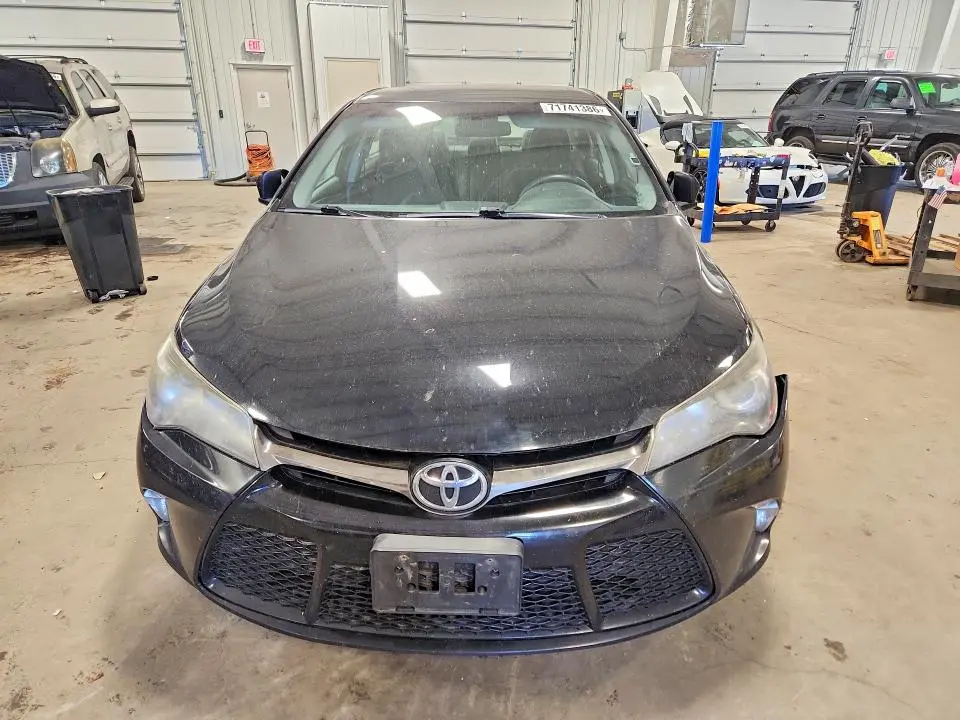 2017 TOYOTA CAMRY SE  