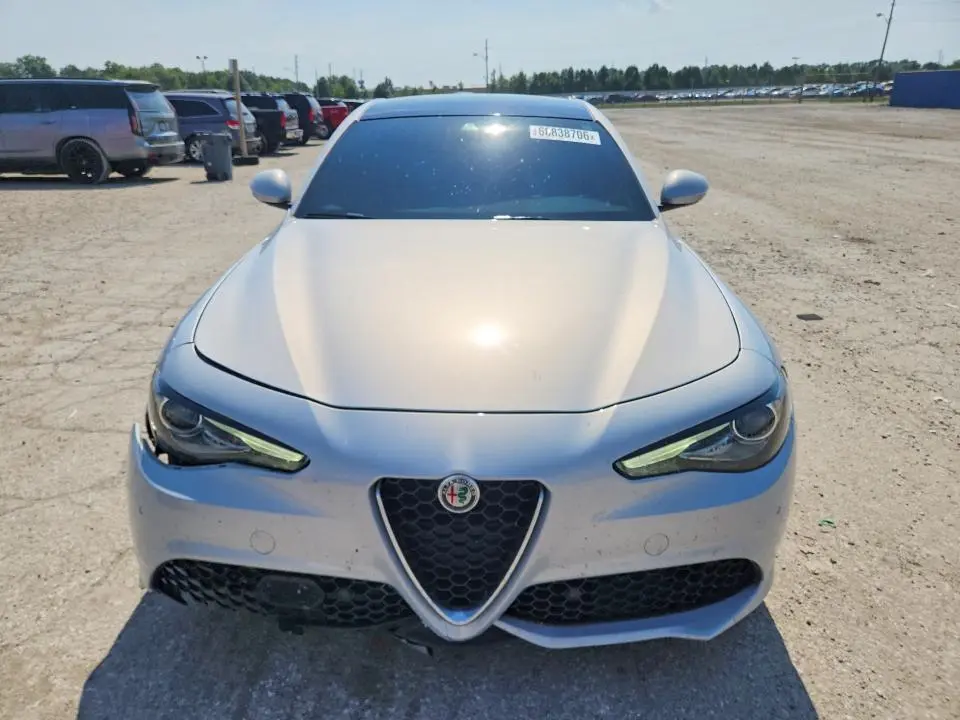2022 ALFA ROMEO GIULIA SUPER  