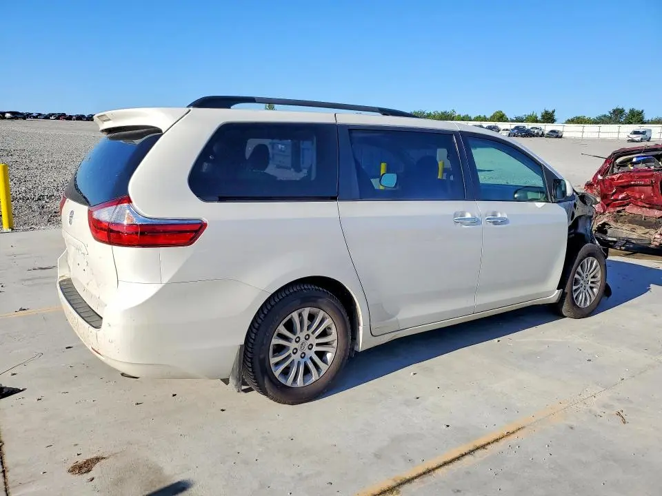 2017 TOYOTA SIENNA XLE PREMIUM 8-PASSENGER  