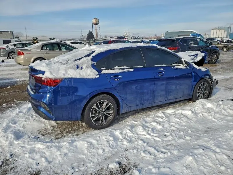 2023 KIA FORTE LX  