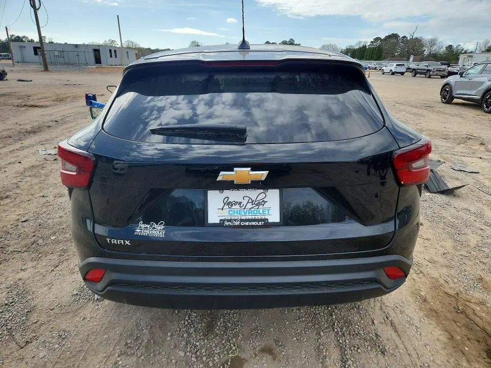 2025 CHEVROLET TRAX LS  