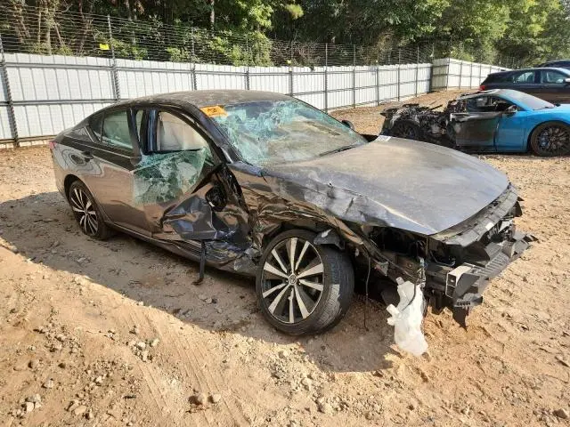2022 NISSAN ALTIMA SR  