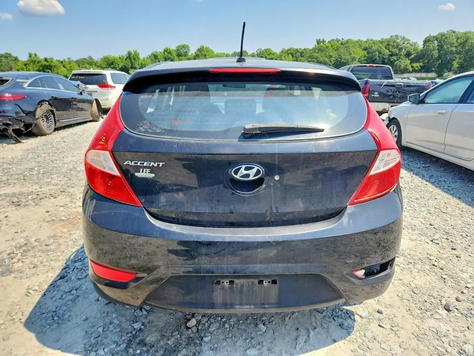2012 HYUNDAI ACCENT SE  