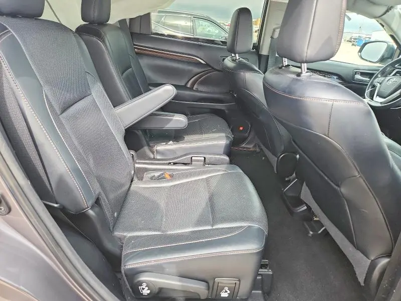 2015 TOYOTA HIGHLANDER LIMITED  