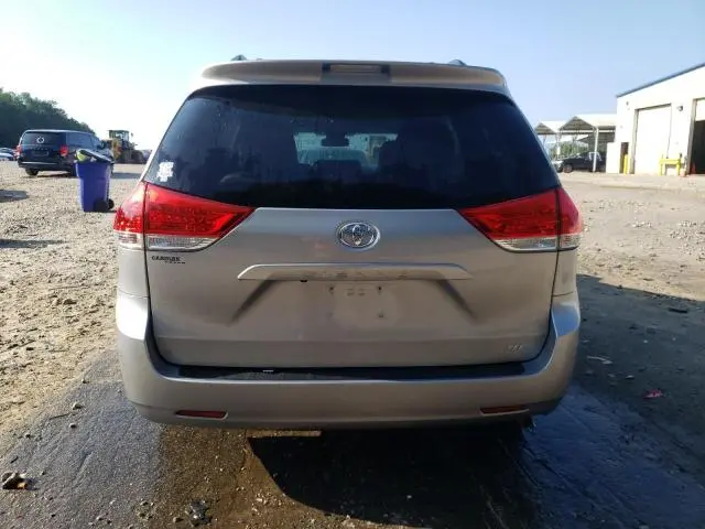 2013 TOYOTA SIENNA XLE  