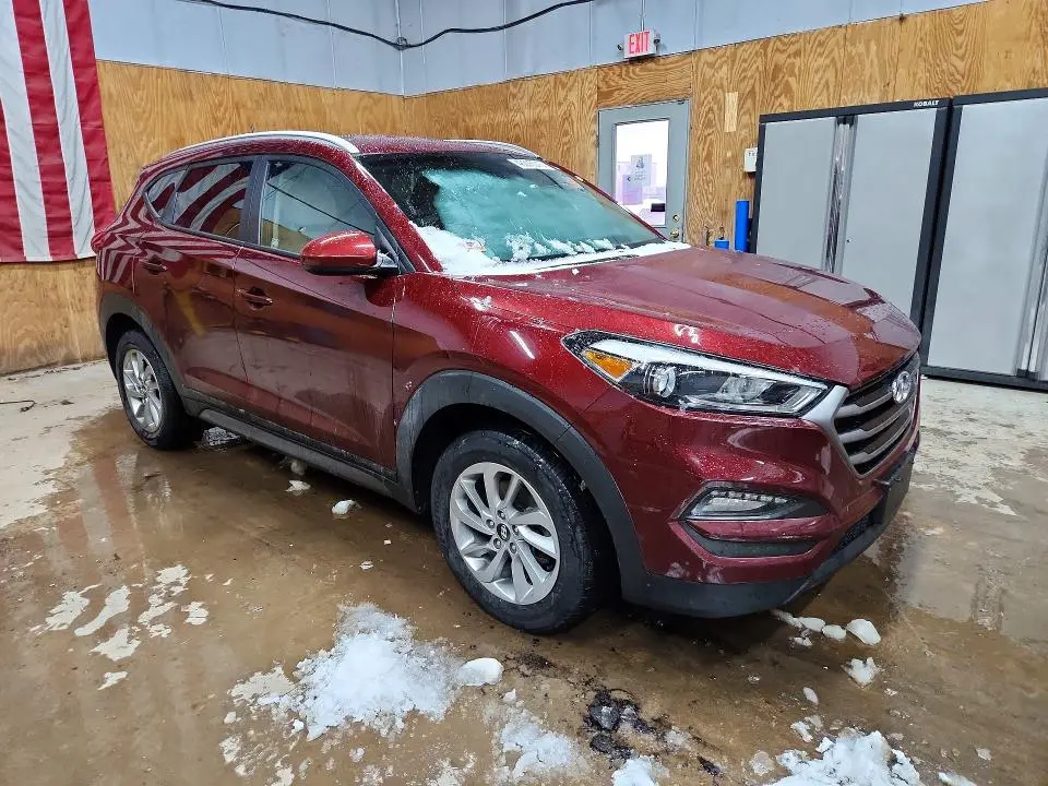 2016 HYUNDAI TUCSON SE  