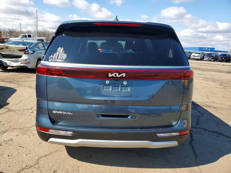 2024 KIA CARNIVAL EX  