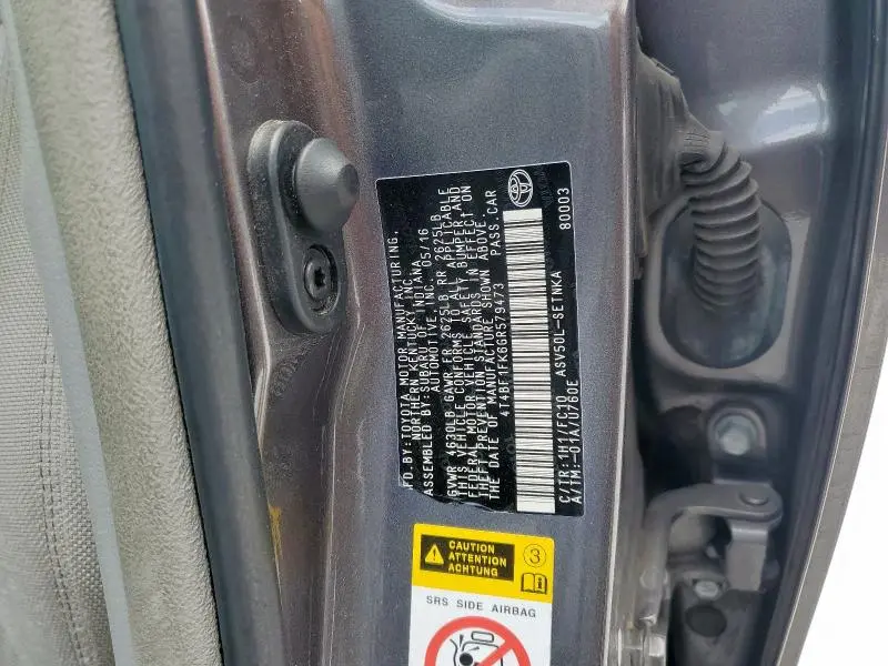 2016 TOYOTA CAMRY LE  