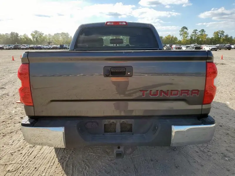 2017 TOYOTA TUNDRA CREWMAX SR5  
