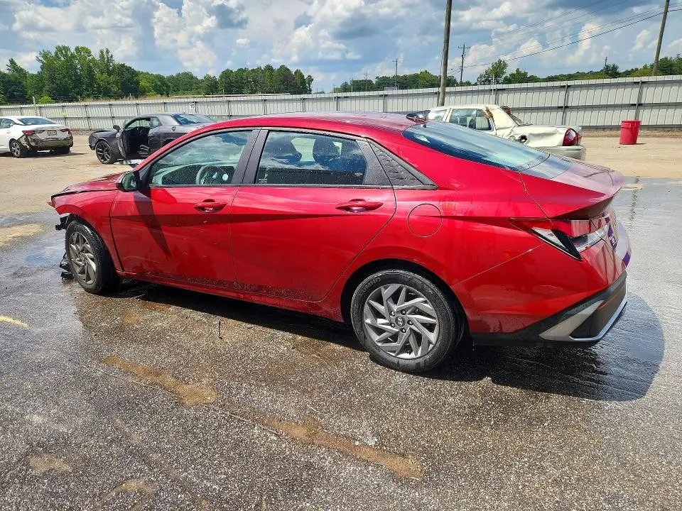 2024 HYUNDAI ELANTRA SEL  