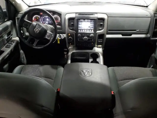 2016 RAM 1500 SLT  