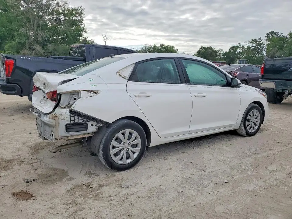 2022 HYUNDAI ACCENT SE  