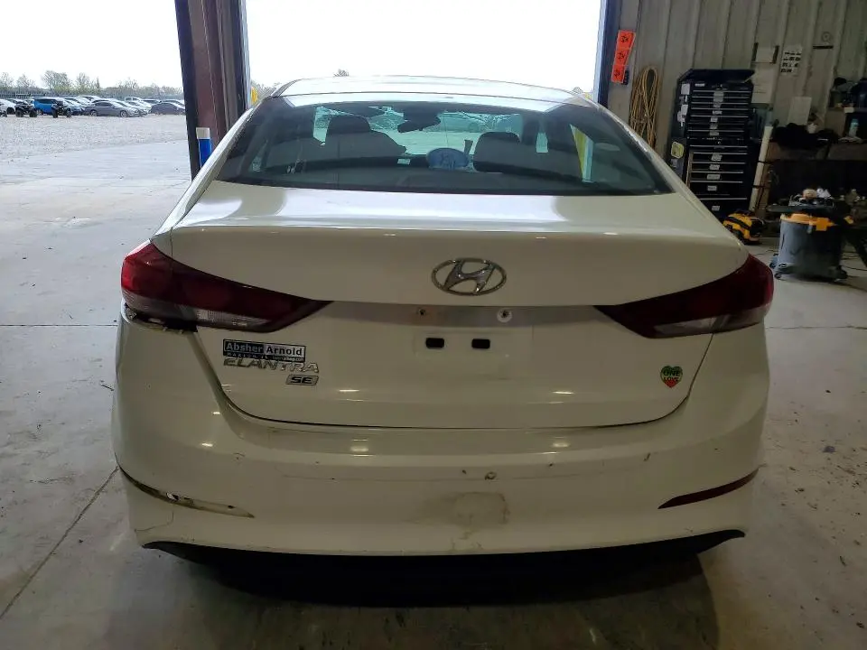 2018 HYUNDAI ELANTRA SE  
